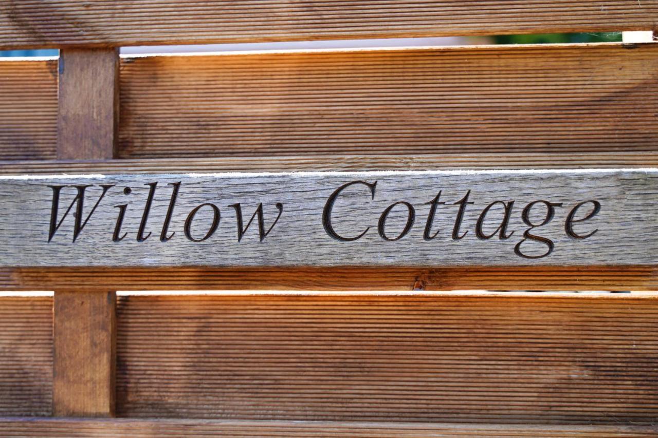 Willow Cottage With Private Hot Tub Upper Hulme 外观 照片