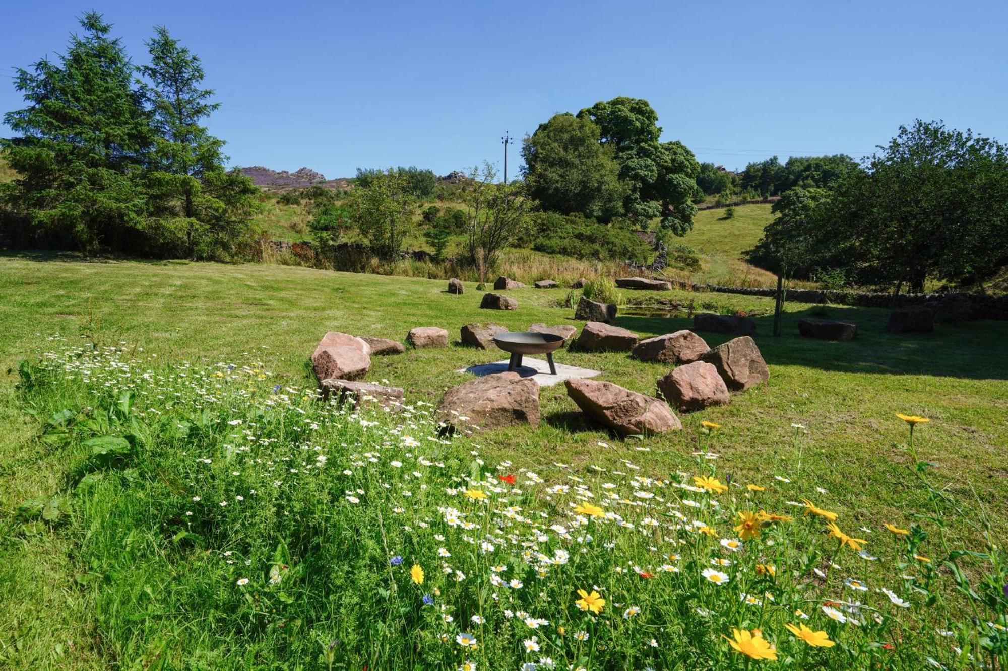 Willow Cottage With Private Hot Tub Upper Hulme 外观 照片