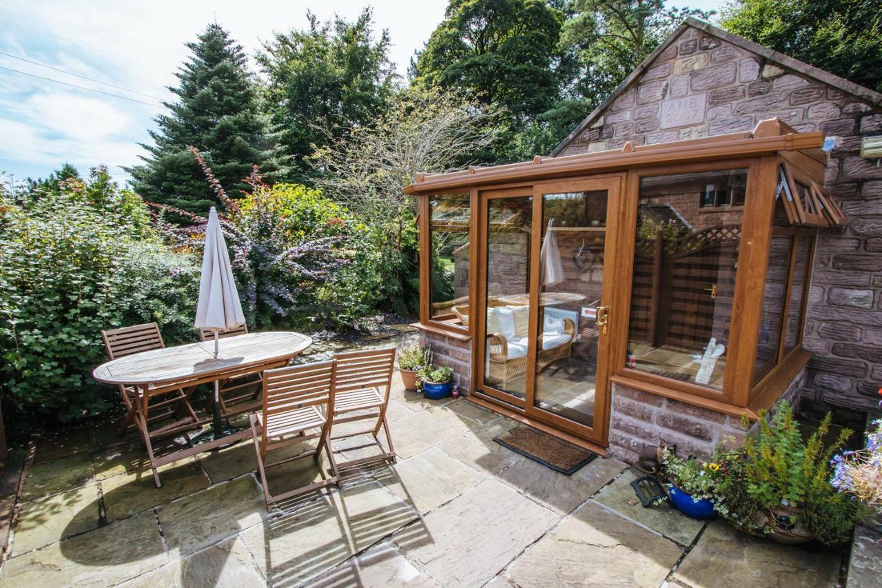 Willow Cottage With Private Hot Tub Upper Hulme 外观 照片